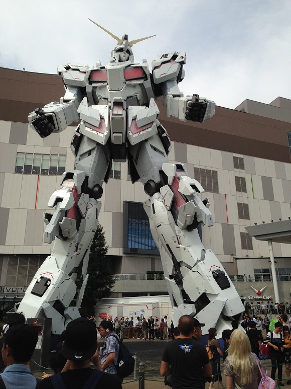 gundam unicorn statue