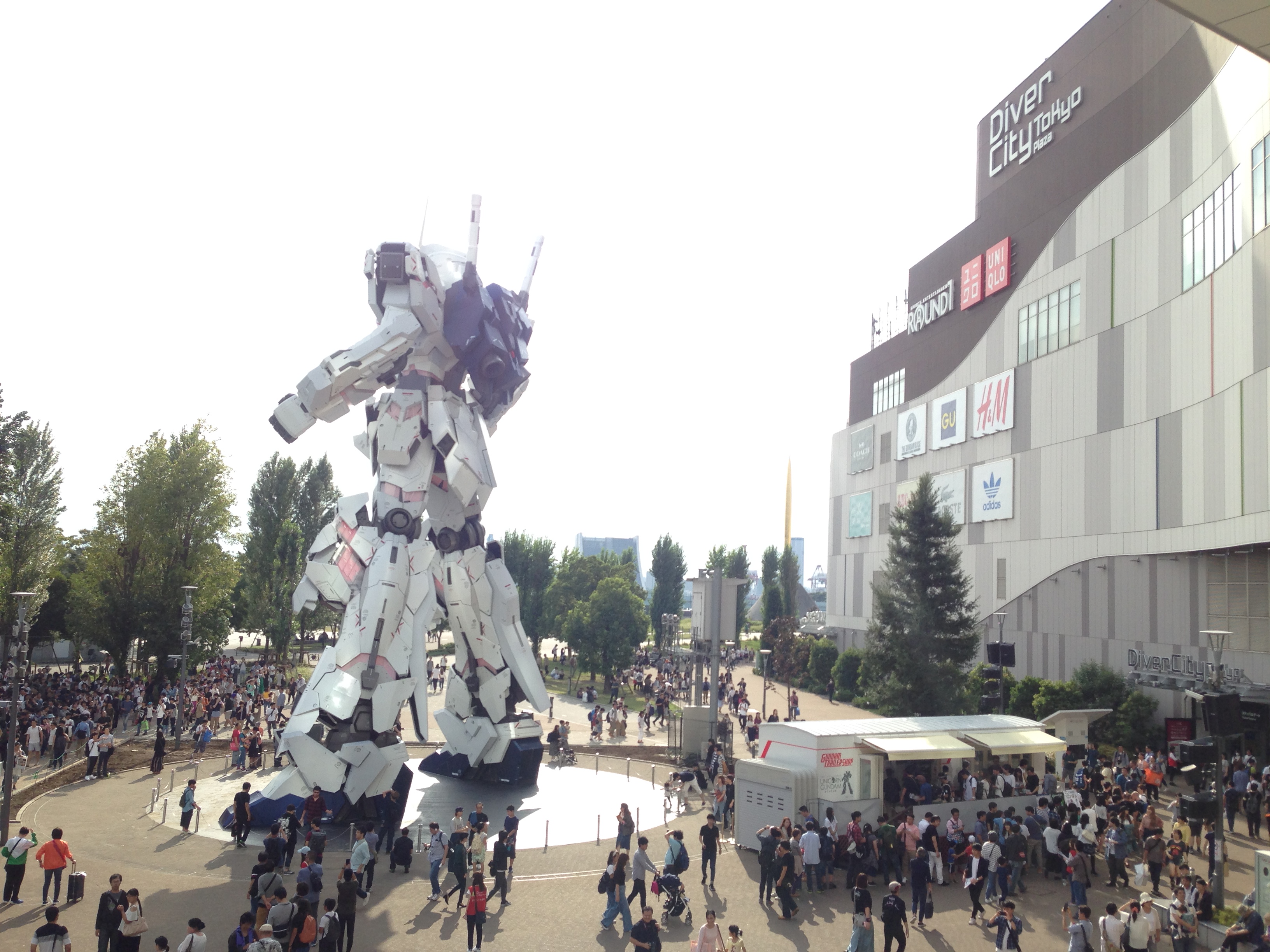 Tokyo’s new giant Gundam anime robot statue is complete, and it’s