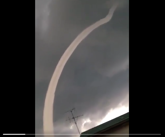 Amazing “funnel cloud” appears over the sky in Japan 【Video】