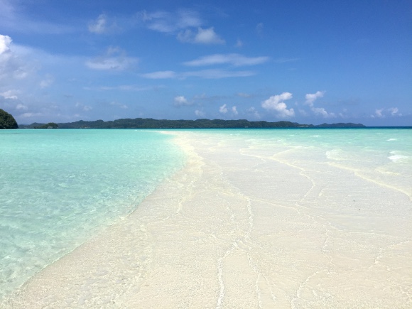There is a little piece of heaven that only appears for up to an hour a day in Palau