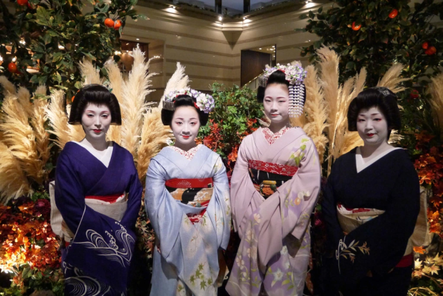 Kyoto hotel’s Maiko-han Bar event lets travelers drink with geisha at amazingly affordable prices