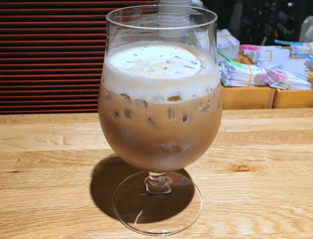 Caffé latte with sake: the newest way to relax in Kyoto