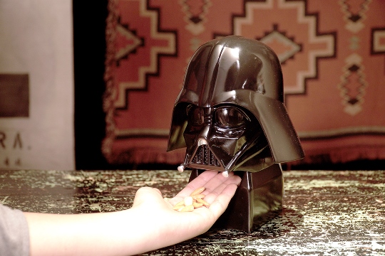 Keep yourself fed this Holiday Season with these talking Star Wars automatic snack dispensers!
