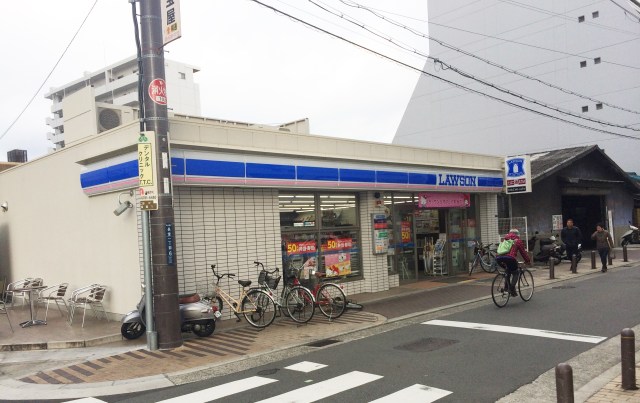 Japanese customer finds run-in with “Indian” convenience store clerk a refreshing experience
