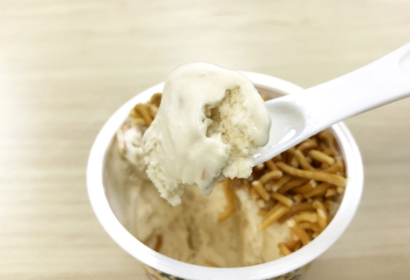 We taste test Baby Star Ramen on Ice Cream: 10 points apiece for crunchiness, creaminess