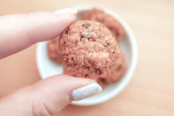 We try the cookies Leonardo DiCaprio