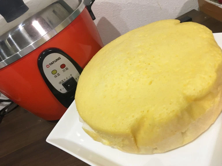 How to make a cake in the rice cooker | SBS Food