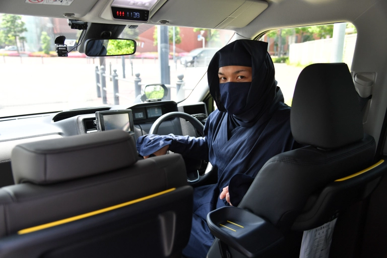 japanese-taxis-now-being-driven-by-ninja-bodyguards-armed-with