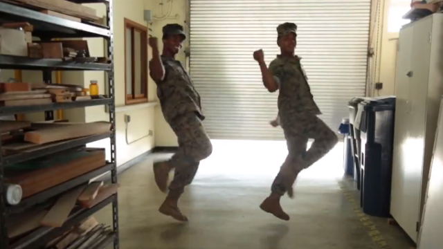U.S. Marines perform Japan’s hottest dance craze, share video through official account【Video】