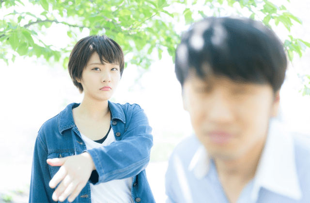 Japanese cheater learns why you should never try to lie to your train otaku girlfriend