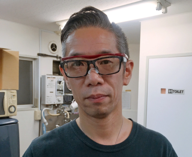 We try to destroy Japan’s sturdiest eyeglasses with the power of Mr. Sato’s butt【Video】