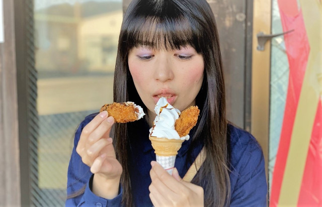 Fried Oyster Ice Cream: the taste of the sea in a Japanese soft serve dessert【Taste Test】