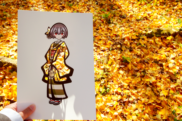 Japanese artist shows amazing way to color illustrations: Let the fall leaves do it for you【Pics】