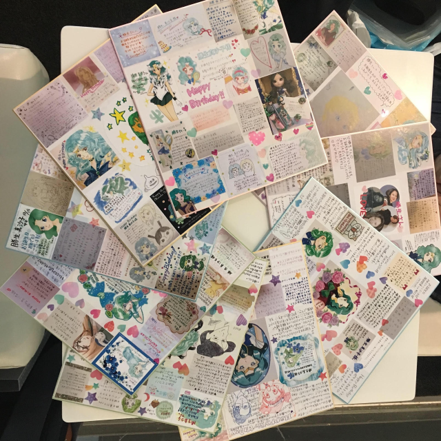 Sailor Moon super-collector gathers 140 fans to give voice actress an unforgettable birthday card