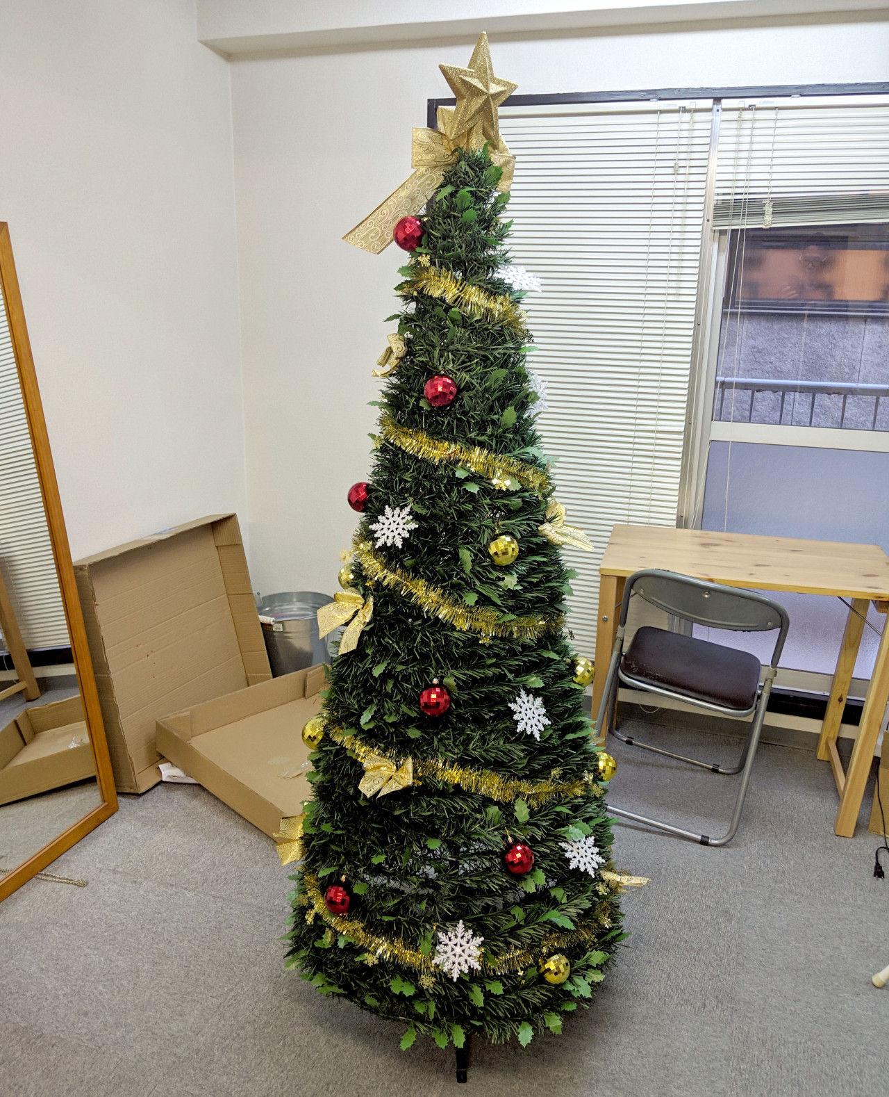Mr Sato’s Xmas Challenge: Assemble a Christmas tree in 30 seconds ...