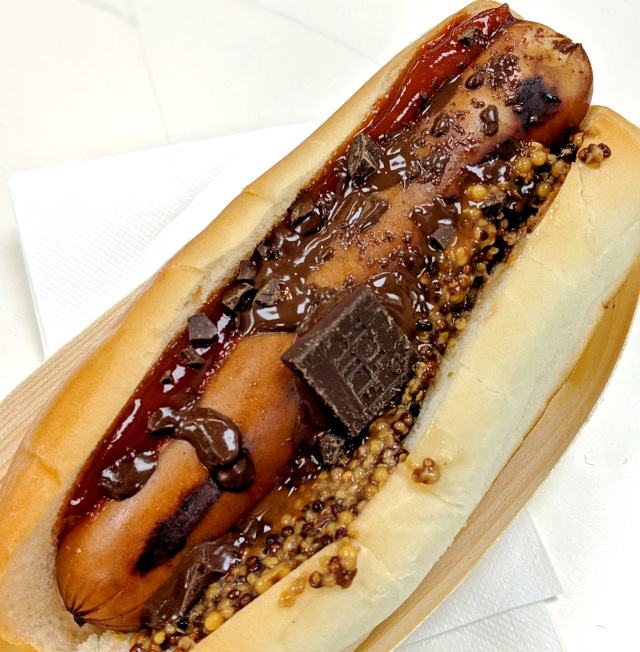 Grab a chocolate chili mustard hotdog at Salon du Chocolat this month! SoraNews24 Japan News