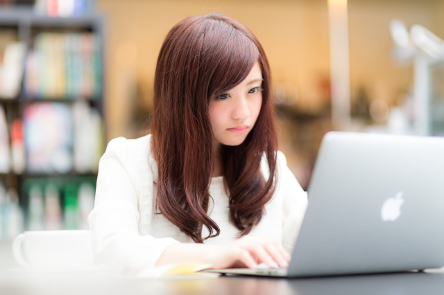 Nearly half of young Japanese women say they “hate” the company they work for in survey