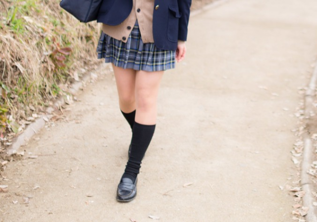 Japanese schoolgirl points out an especially dumb part of her school’s “no tights” dress code