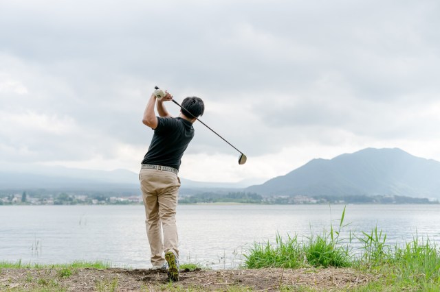 Japanese grandpa swings golf club so hard it sets field alight, onlookers yell “fire” not “fore”
