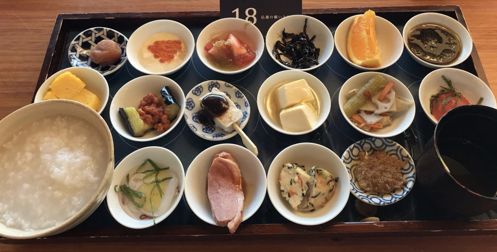 This Tokyo temple offers breakfast that’s beautiful, delicious, and ...