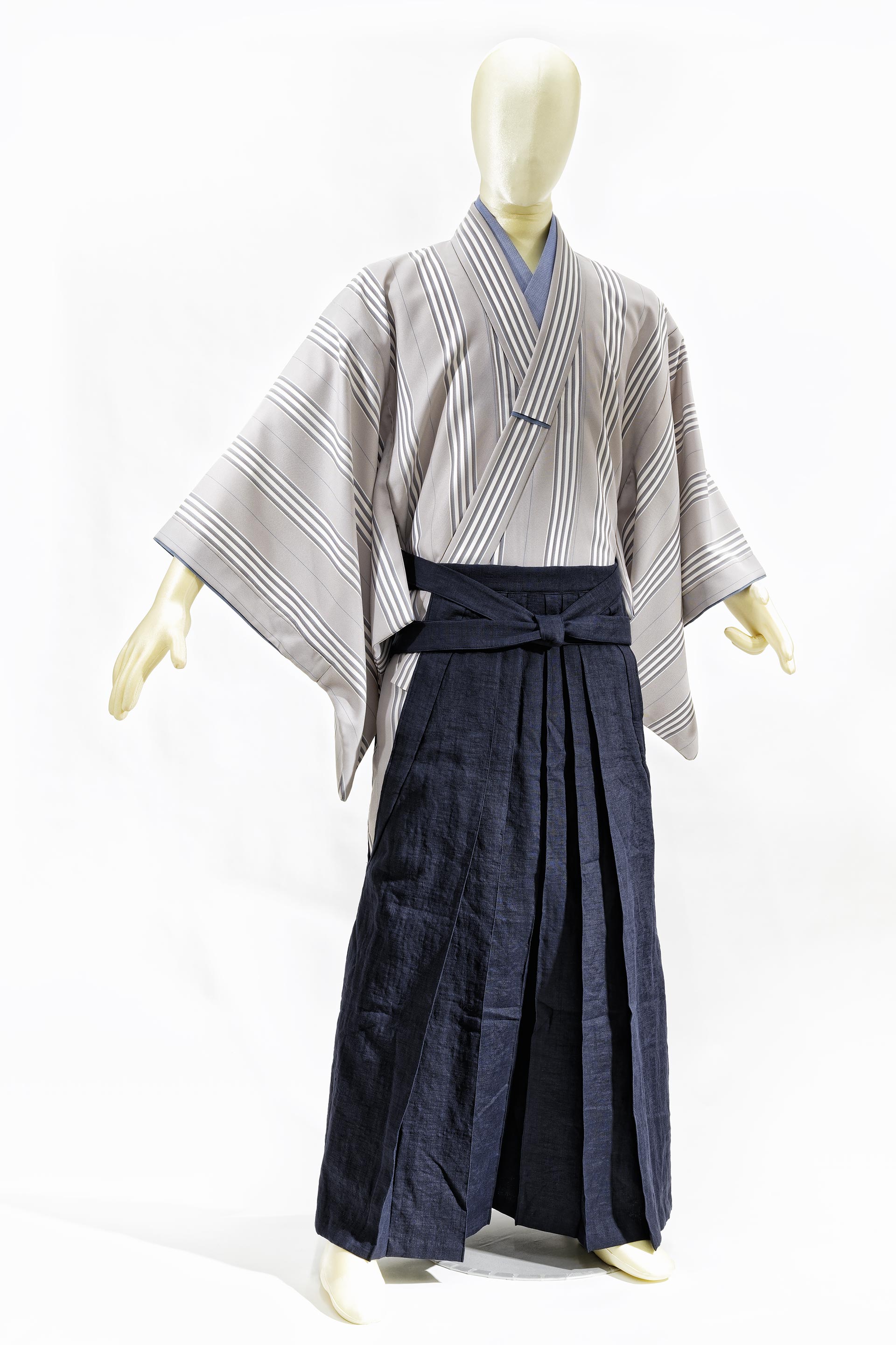 Modern samurai fashion brand Wazigen Shizukuya’s summer collection ...