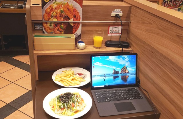 Japanese restaurant chain wows us with solo dining capsules, free Wi-Fi, personal power outlets