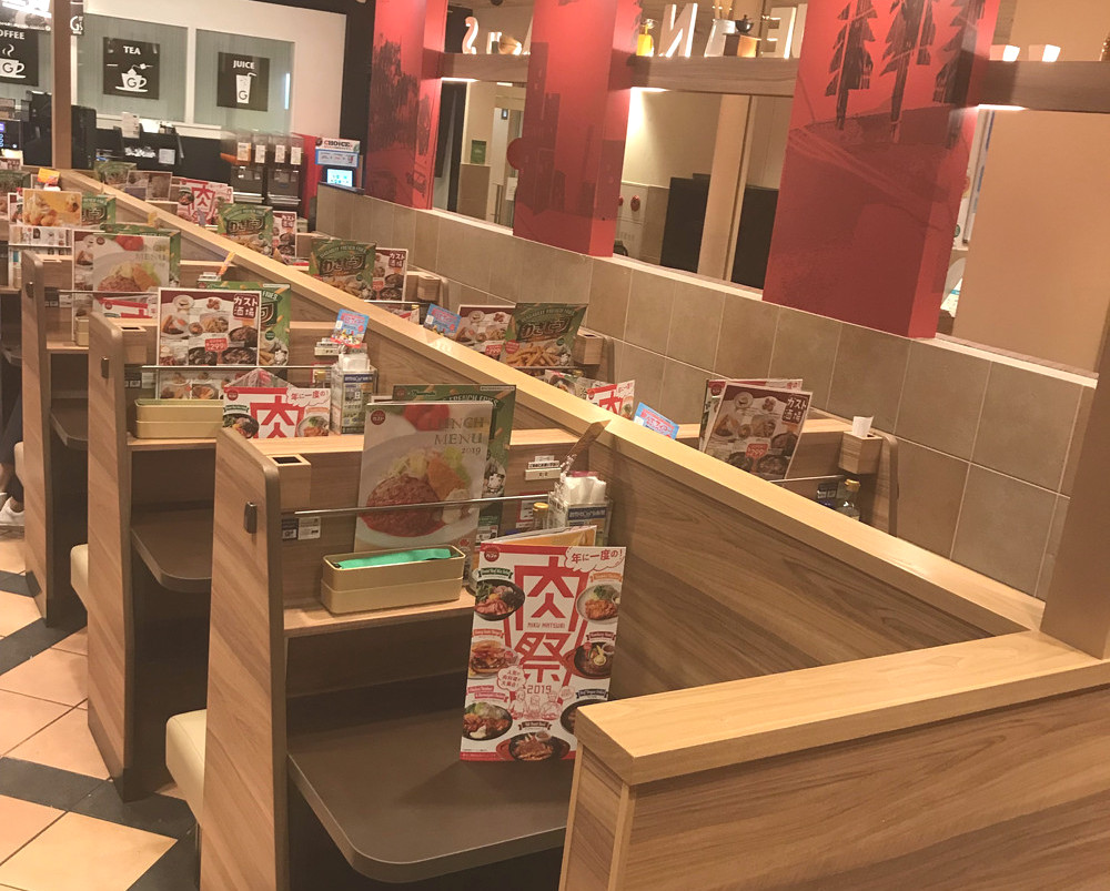 Japanese restaurant chain wows us with solo dining capsules, free WiFi