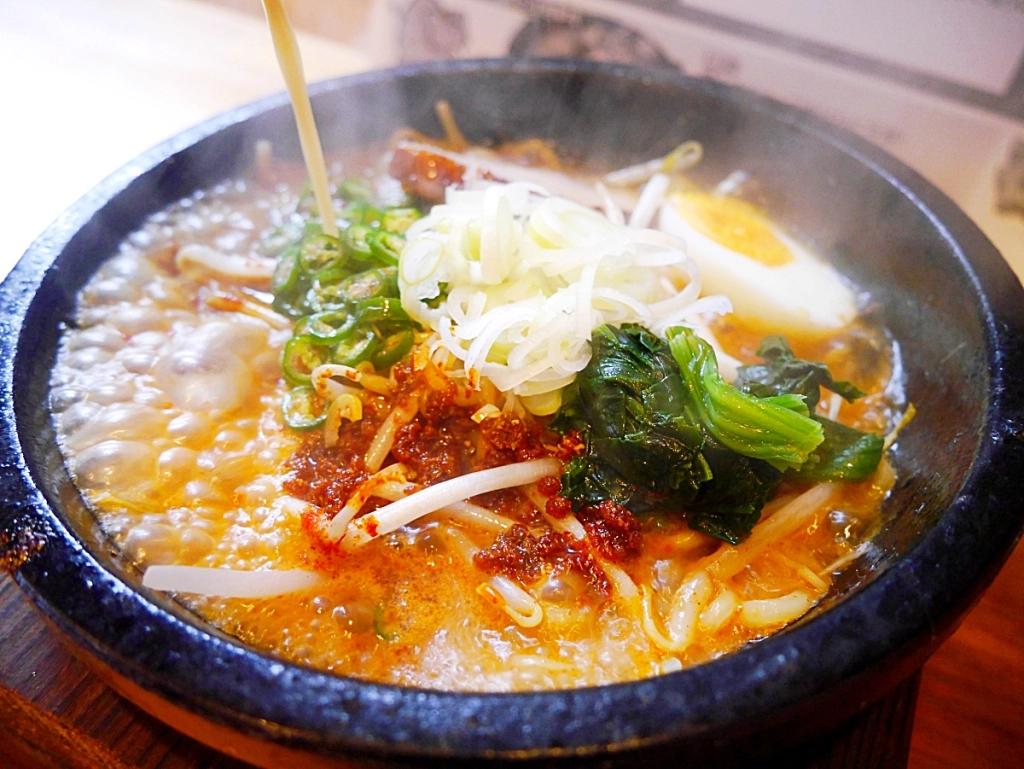 Super-spicy Tokyo Ramen Served In A 572-degree Fahrenheit Bowl? Yep, We 