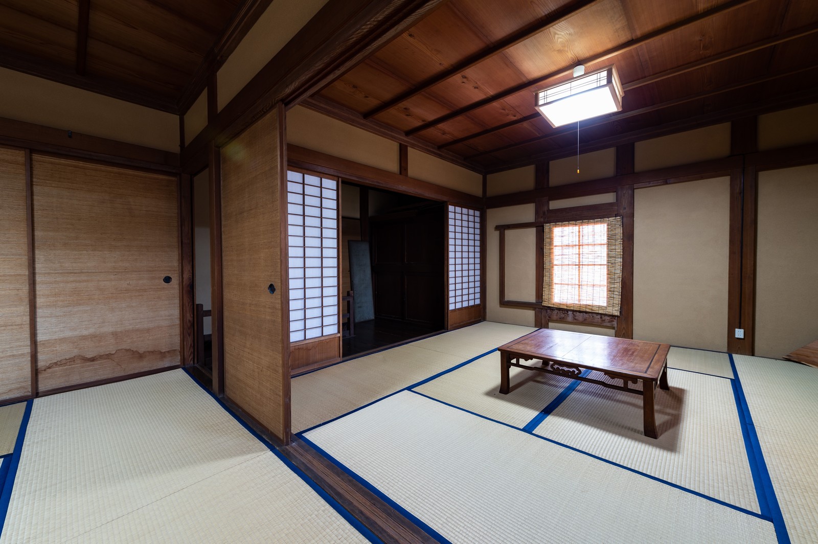 Tatami etiquette: Why you should never step on the threshold of a ...