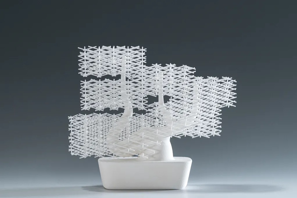 Customizable minimalistic plastic bonsai trees let you enjoy zen