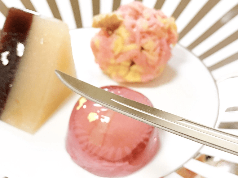 Historical katana dessert knives turn your sweet snacks into a