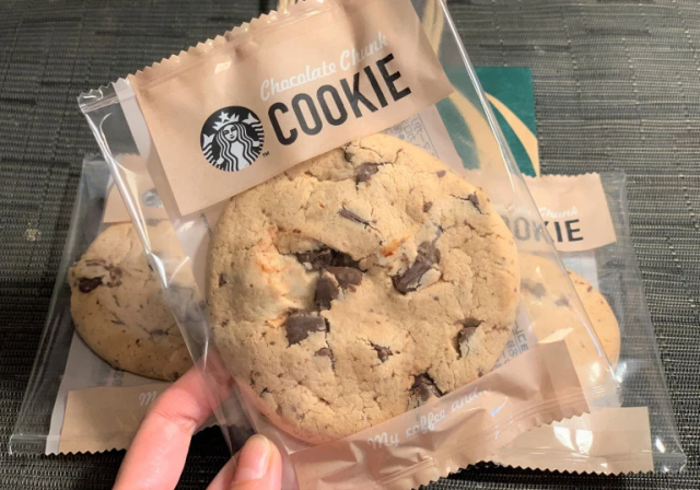 The secret of Starbucks Japan’s Chocolate Chunk Cookie: It’s not made by Starbucks!