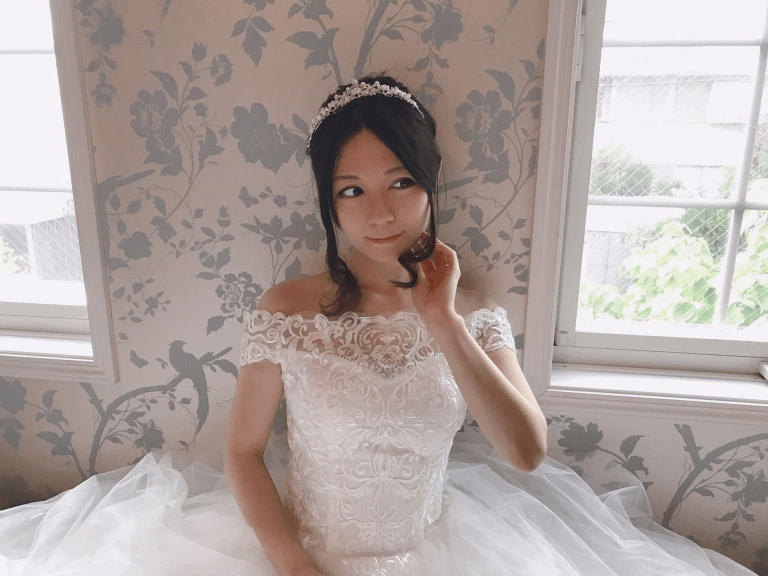 testing-out-the-cheapest-wedding-dress-in-japan-this-us-49-beauty