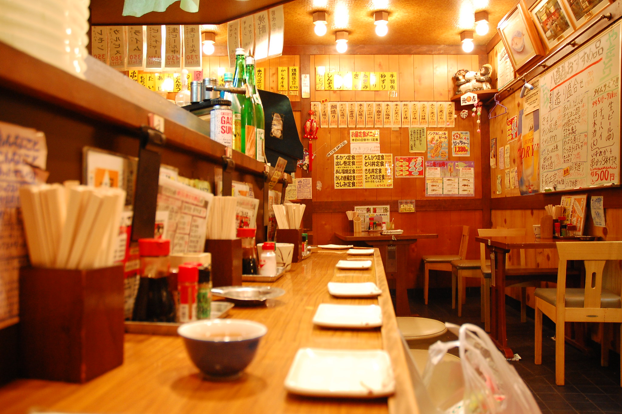 Izakaya etiquette Stacking your plates after eating doesn’t help