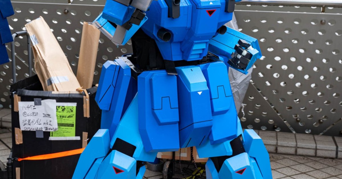 Japan cosplay Winter Comiket Japanese cosplayers costumes anime manga ...