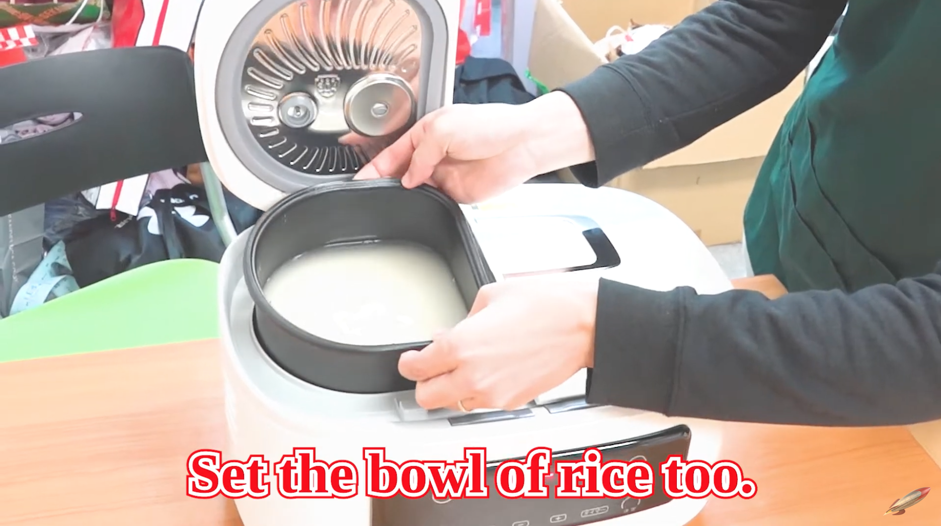 We test the new twoinone curry rice cooker from Japan that’s got