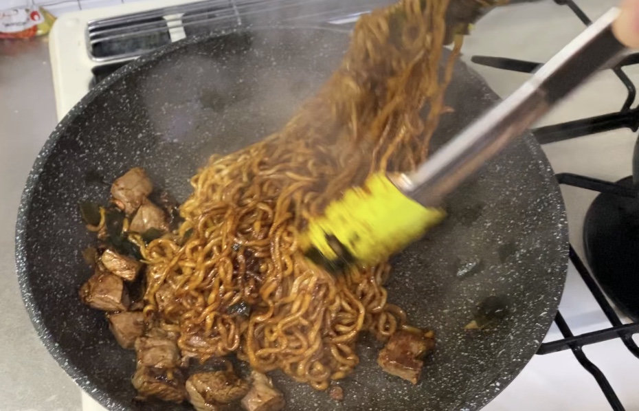 Parasite ramen challenge Can you cook the movie’s noodle dish in just