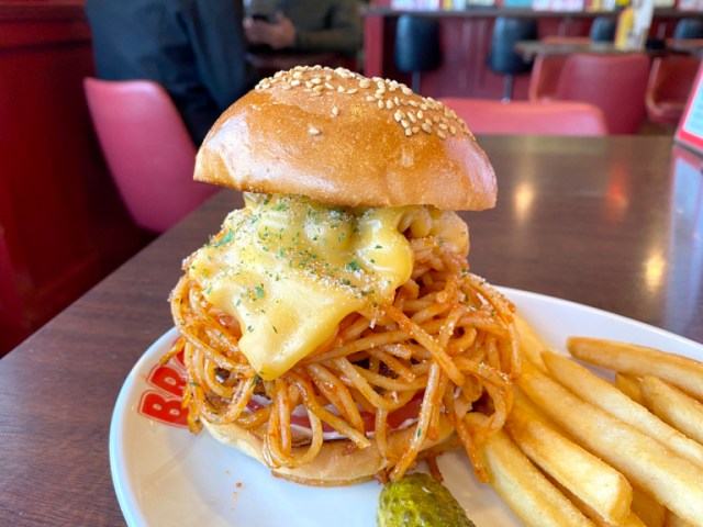 We try Brozer’s ridiculous Tomato Spaghetti Burger because we love carbs and can’t help ourselves