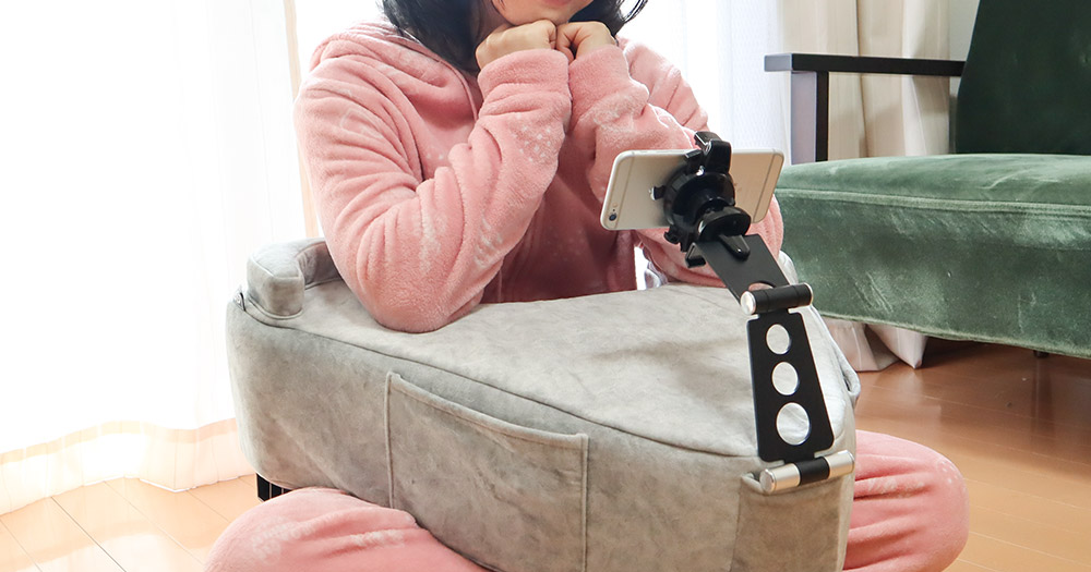 Japanese cushion promises to turn video gamers into prisoners, make them  happy about it【Photos】