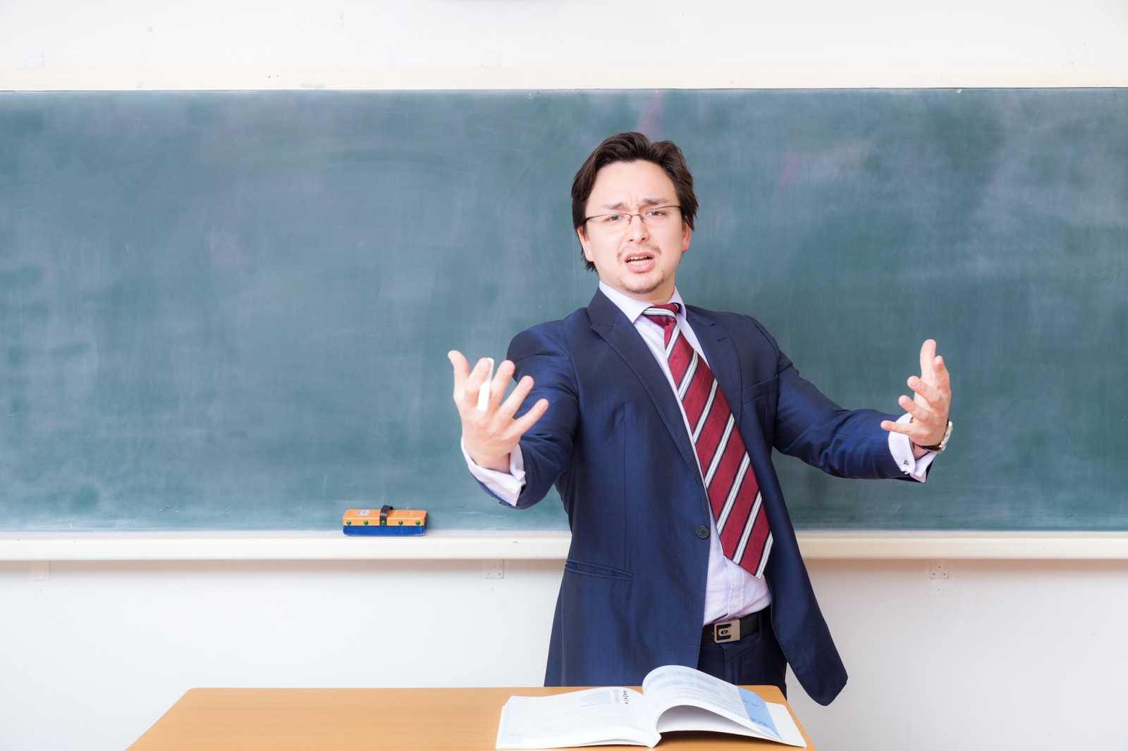 Japanese professor threatens students with expulsion for leaving