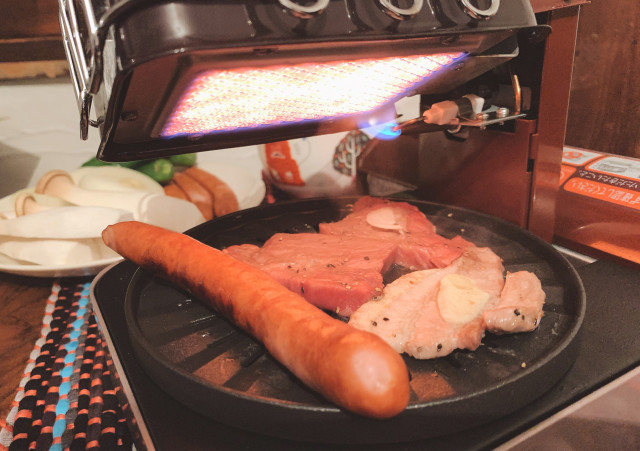https://soranews24.com/wp-content/uploads/sites/3/2020/04/japanese-grill-indoor-bbq-smokeless-ufo-infrared-cooking-japan-best-products-shop-buy-review-9.jpg