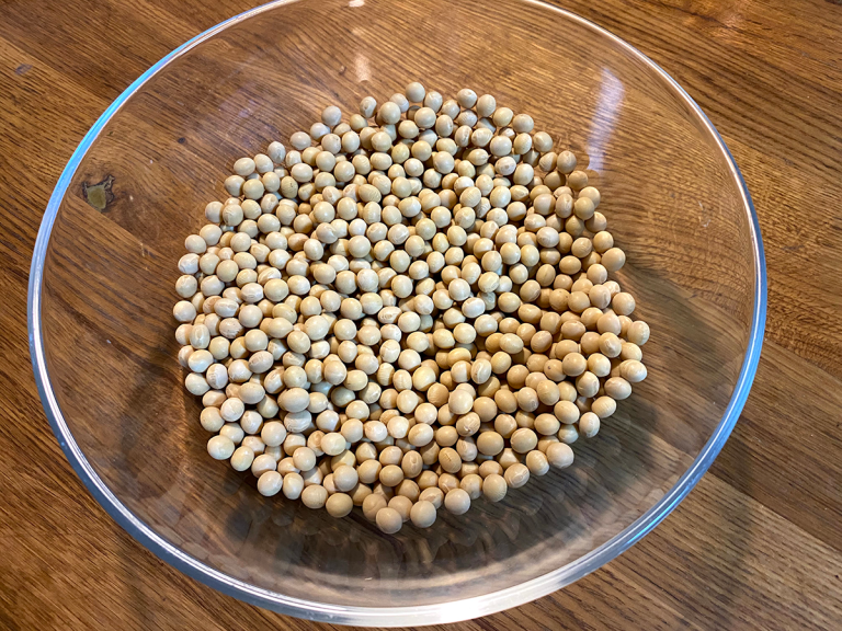 Natto for beginners? How to halfmake Japanese fermented soybeans at