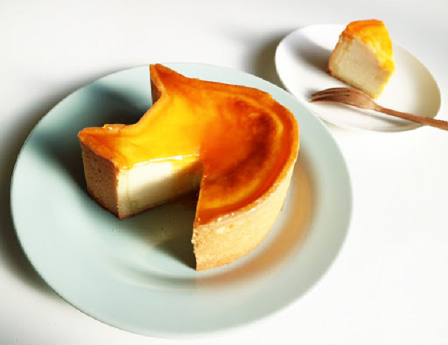 Japan now has cat-shaped cheesecake – Too cute to eat, or too delicious not to?