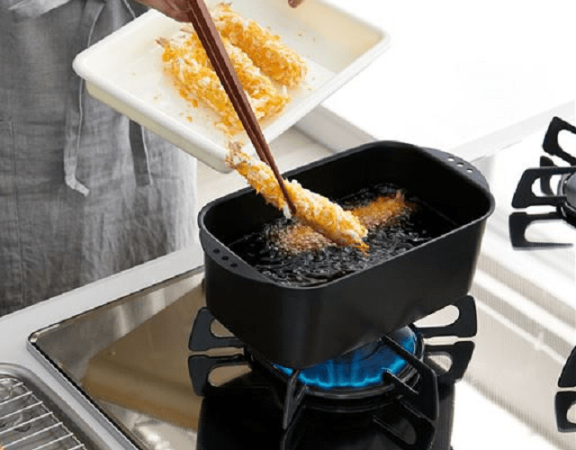 Japan’s one-person mini tempura pot turns every day into fry day