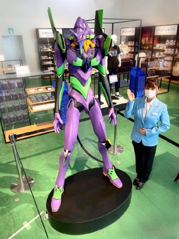 Got 33,000 bucks to spend on an anime “figure?” Then this human-scale ...