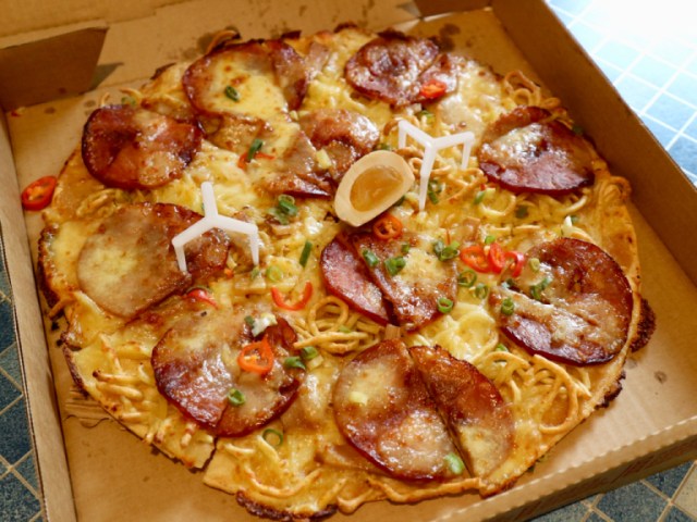 We try out Pizza Hut Taiwanâ€™s Ramen Pizza, try to figure out its