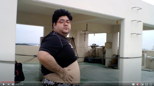 Man sheds half his body weight, looks like a handsome model in just one year