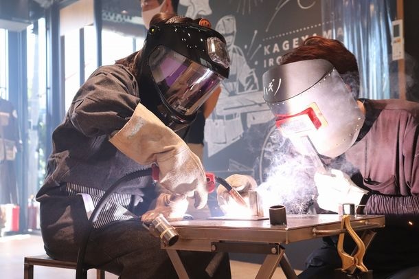 Details more than 149 anime welding helmet - highschoolcanada.edu.vn