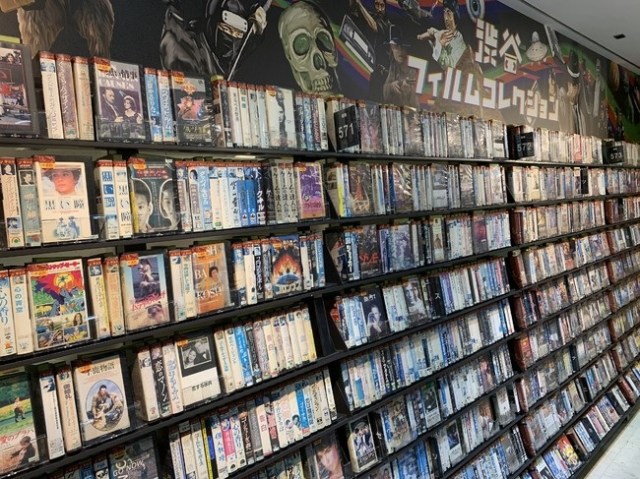 This downtown Tokyo video rental shop still has 6,000 VHS tapes, will rent you a VCR too【Photos】