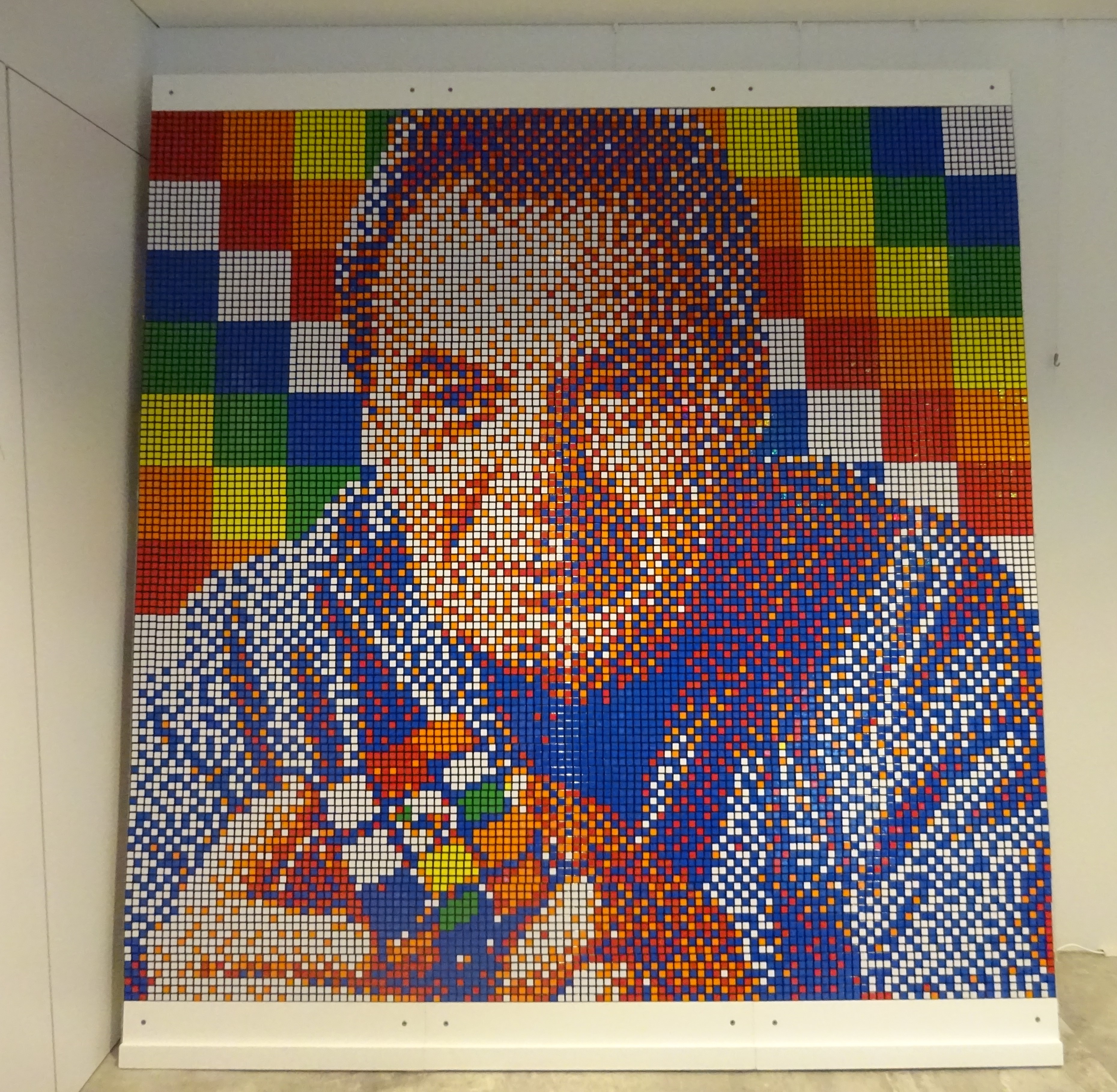 World’s smallest official Rubik’s Cube developed by Japanese companies ...
